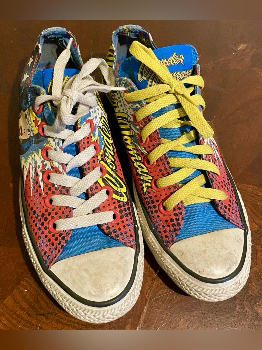 Converse All Stars Unisex Wonder Woman Shoes Size M5 W7 Skateboard DC Comics